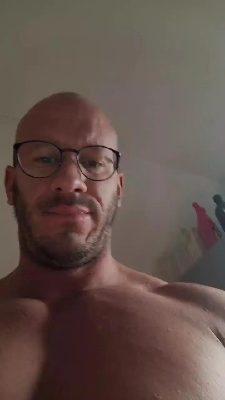 Offline yumyum18 on Cam4
