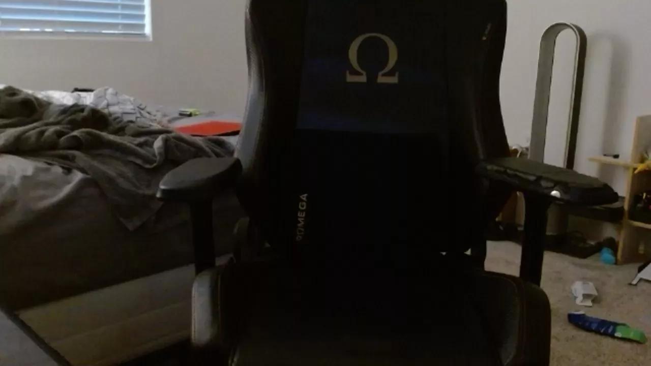 zzaaddyy187 on Cam4 