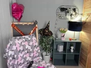 alettablacck — topless #new #teen #shy #daddy #natural [226 tokens remaining]