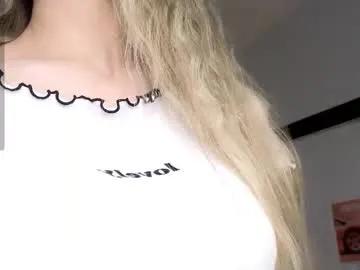 baby_ruth — Help me to reach 250 thumps up  flash booty few times  #shy #cute #young #18 [33 tokens remaining]