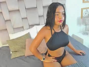 Freechat chikibom28 on Chaturbate