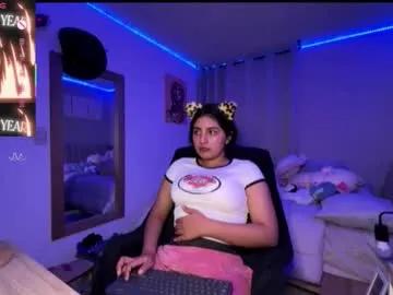 Freechat cloe_small08 on Chaturbate