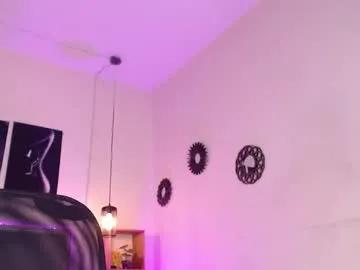 Freechat emily_leinn on Chaturbate