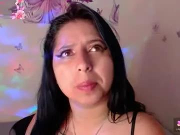Chaturbate honey_buns_1 is Freechat honey_buns_1 — Goal: flash tits #bigtits #bigboobs #latina #milf #madure - Next Goal: flash pussy