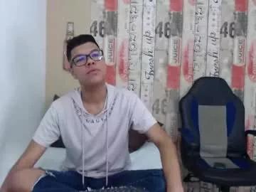 Freechat ian_tomson on Chaturbate