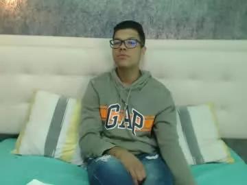 Freechat ian_tomson on Chaturbate