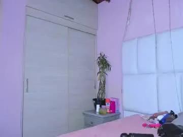 Freechat kiana_cream on Chaturbate