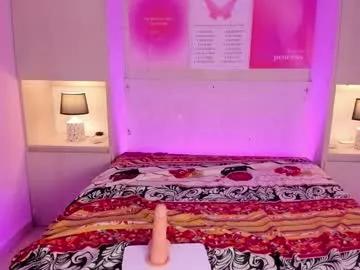 lilywhitee1 on Chaturbate 