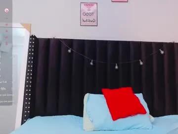 Freechat littleebonymommy on Chaturbate