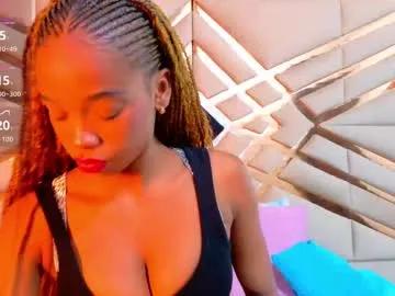 Freechat littleebonymommy on Chaturbate