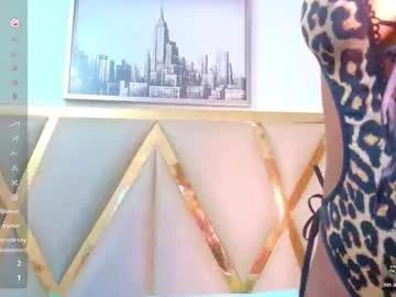 Freechat littleebonymommy on Chaturbate