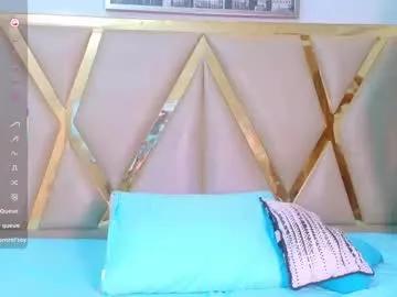 Freechat littleebonymommy on Chaturbate