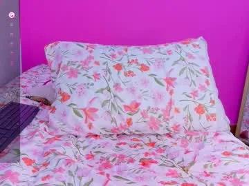 Freechat littleebonymommy on Chaturbate