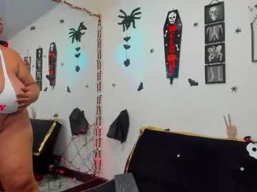 lynn_and_esteban — Hi Lynn ! Bounce boobs  [53 tokens left] Hey are you hungry today ? enjoy my #bigboobs and #bignipples on private or public ! Use my menu and enjoy a #bbw #brunette #ebony hot model 