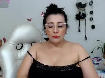 mom_17 on Chaturbate 
