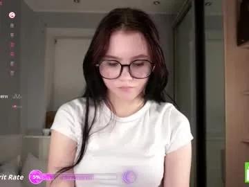 Freechat sweetyoops on Chaturbate