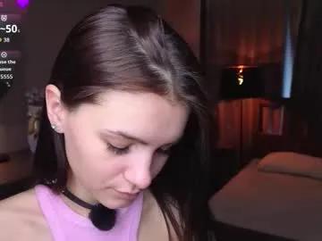 synne_glows on Chaturbate 