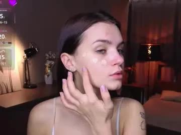 synne_glows on Chaturbate 
