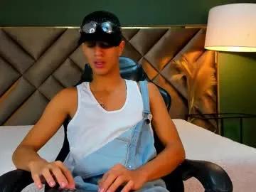 Freechat tyler_rodriguez on Chaturbate