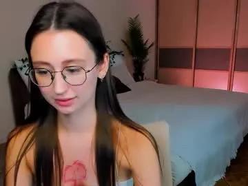 Freechat yourlovelystoryy on Chaturbate