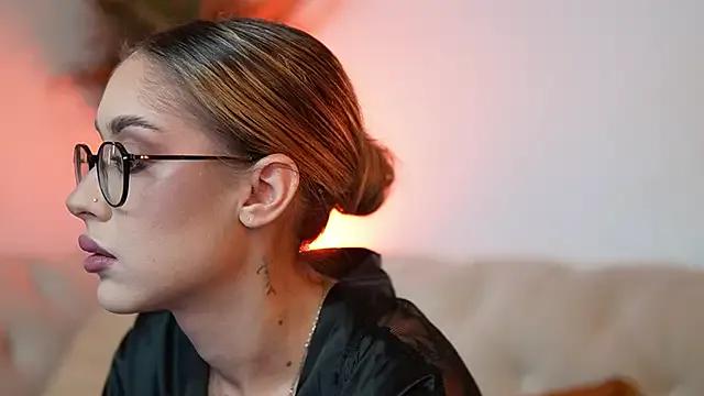 Freechat AileenKiss on StripChat