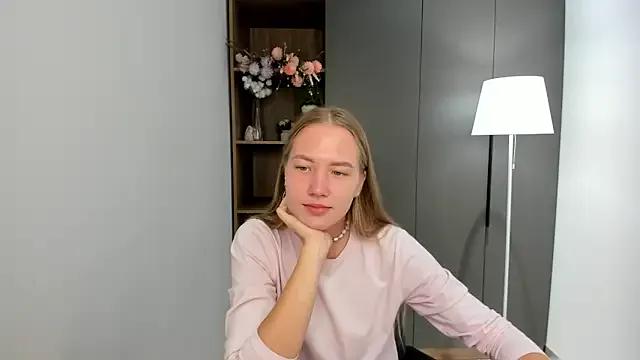 AlbaMesick on StripChat 