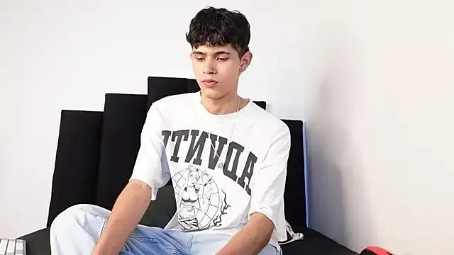 Freechat alexmark_ on StripChat