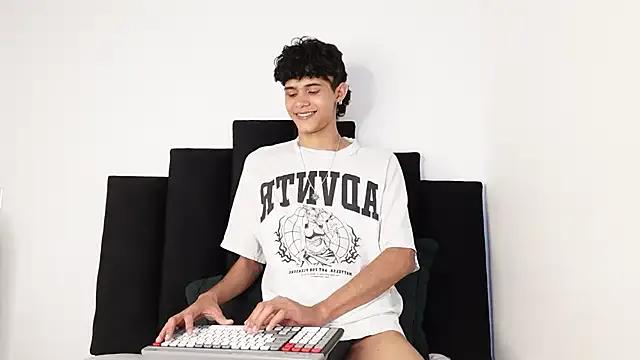 Freechat alexmark_ on StripChat