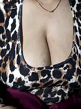 Anamika_Kapoor on StripChat 