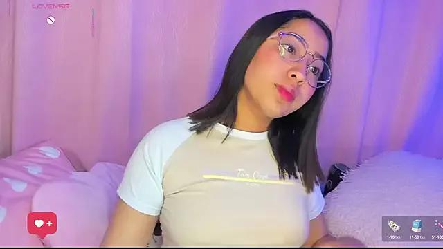 anni_ross on StripChat 
