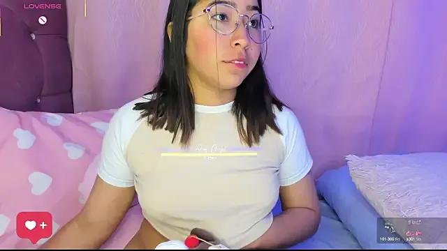 anni_ross on StripChat 