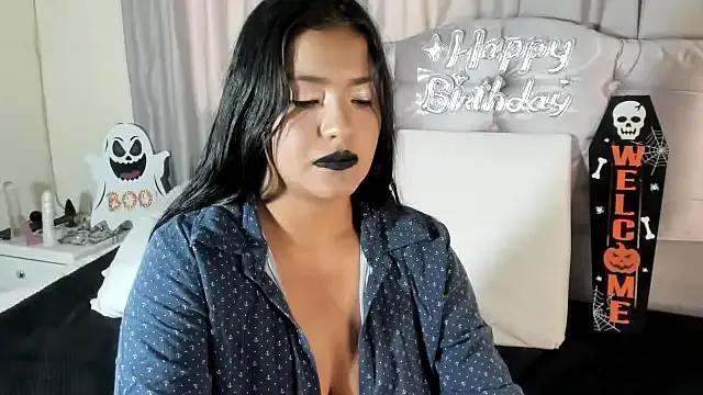 Freechat arianithaxox on StripChat