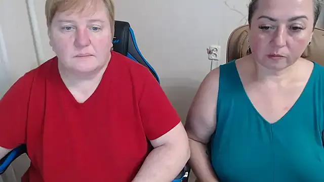 StripChat Bertie_Adeline is Freechat Bertie_Adeline — hot kiss and boobs