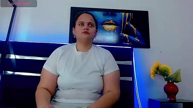 Freechat brunnette_hot on StripChat