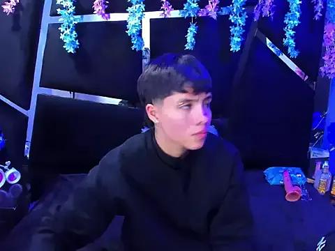 Freechat Bruno_Cruzz on StripChat