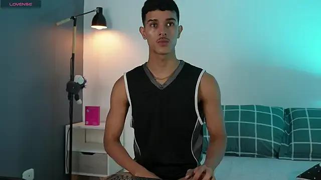 Busterspinter — flex and lick biceps