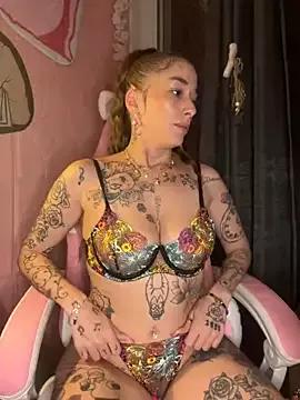 Chachou000 on StripChat 