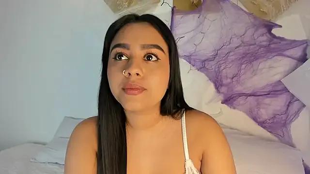 StripChat CharlottePetitte is Freechat CharlottePetitte — Flash Boobs