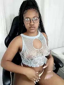 Freechat charmainexxx on StripChat