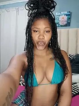 Freechat charmainexxx on StripChat