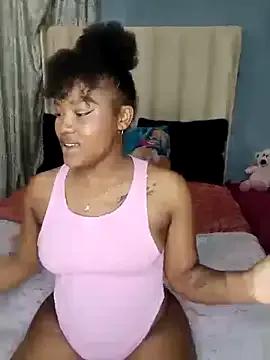 Freechat charmainexxx on StripChat