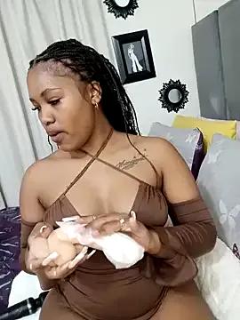 Freechat charmainexxx on StripChat