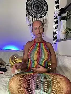 CheekyChels on StripChat 