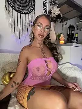 CheekyChels on StripChat 