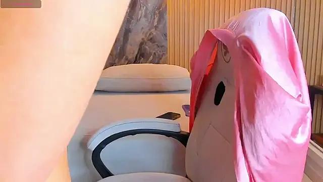 Freechat chloe_murray on StripChat