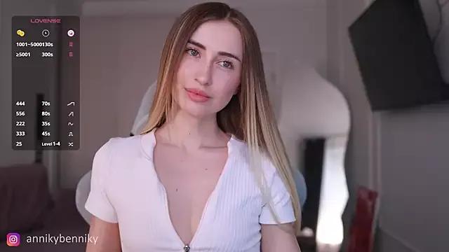 Coconutkittyy on StripChat 