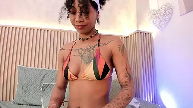 daiana_curly on StripChat 
