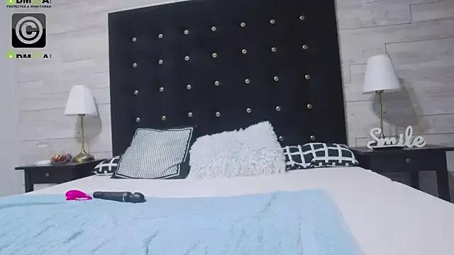 Freechat Ella_Lizzie on StripChat