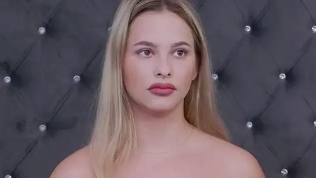 Ellsa_Jean_ on StripChat 