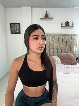 EmiilyEvans_ on StripChat 